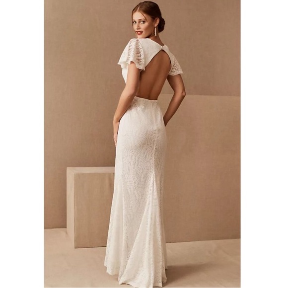 Fame and Partners Lace Wedding Gown - Picture 6 of 11